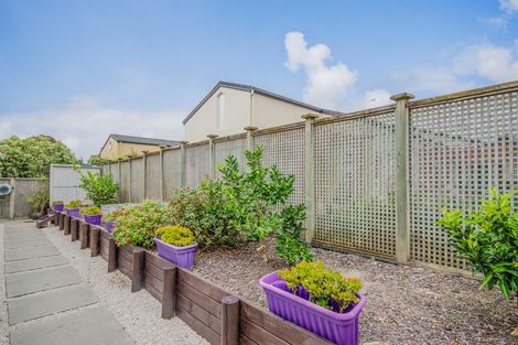 Photo of property in 14 Cellarmans Street, Te Atatu Peninsula, Auckland, 0610