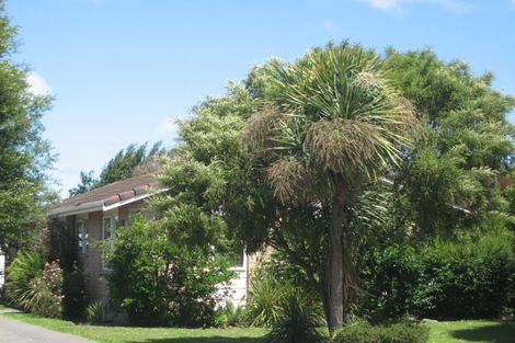 Photo of property in 33 Malabar Crescent, Broomfield, Christchurch, 8042