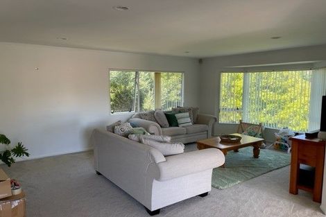 Photo of property in 35 Rifleman Rise, Unsworth Heights, Auckland, 0632