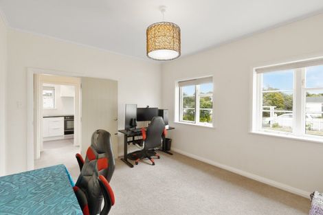 Photo of property in 21 Robert Street, Marton, 4710