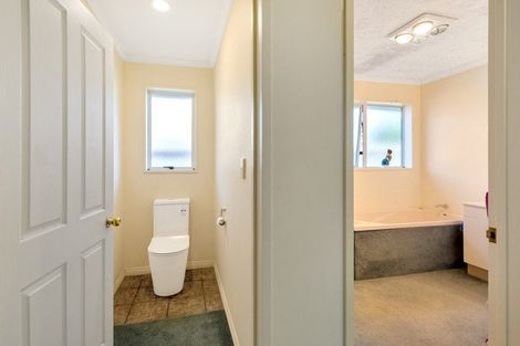 Photo of property in 16 Durrell Way, Rolleston, 7614