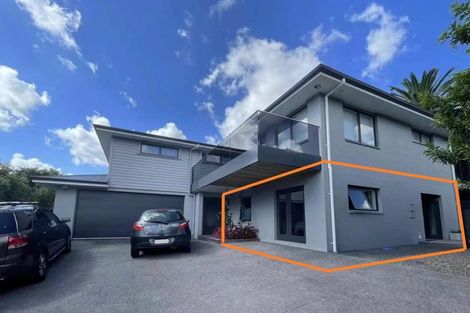 Photo of property in 24a Lyons Avenue, Murrays Bay, Auckland, 0630