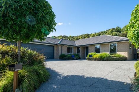 Photo of property in 109 Lakes Boulevard, Pyes Pa, Tauranga, 3112