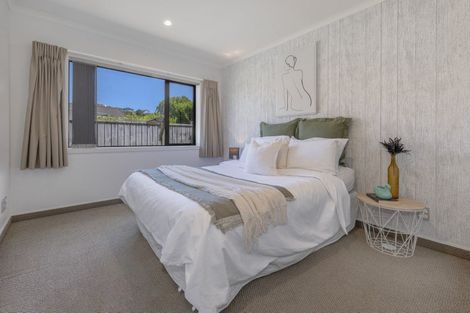 Photo of property in 6 Aotea Drive, Aotea, Porirua, 5024