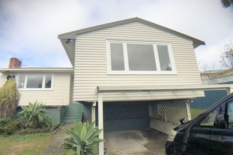 Photo of property in 8 Binsted Road, New Lynn, Auckland, 0600