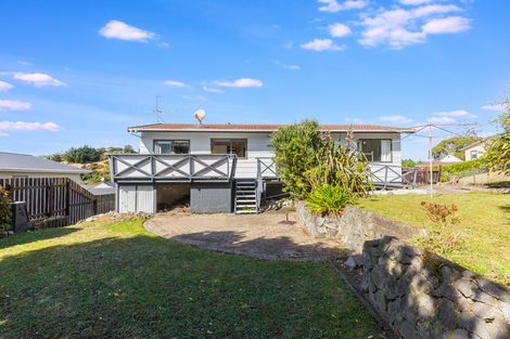 Photo of property in 16 Parkinson Close, Whitby, Porirua, 5024