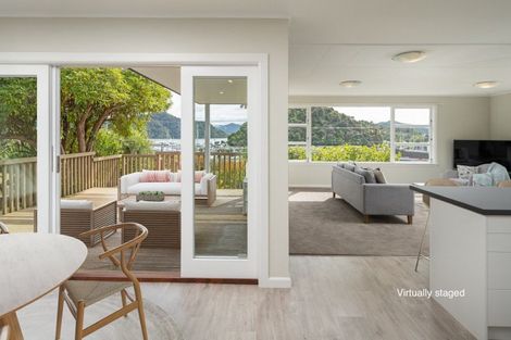 Photo of property in 34 Waikawa Road, Picton, 7220