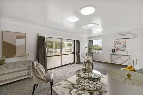 Photo of property in 14 Clayton Road, Manurewa, Auckland, 2102