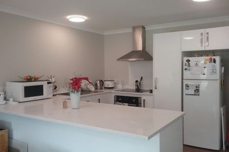 Photo of property in 19u5 Collins Avenue, Tawa, Wellington, 5028