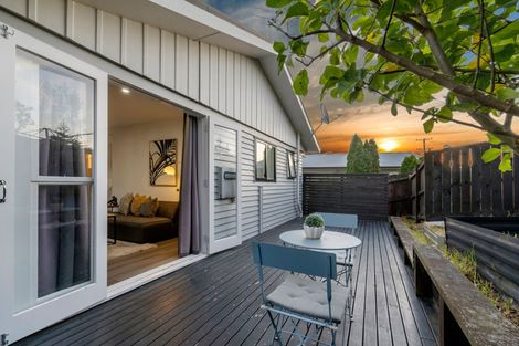 Photo of property in 109 Target Road, Totara Vale, Auckland, 0629