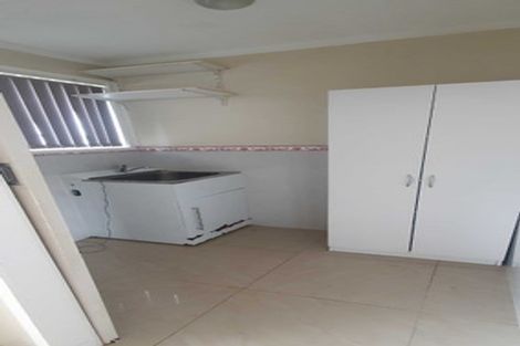 Photo of property in 23 Sunlands Drive, Manurewa, Auckland, 2102