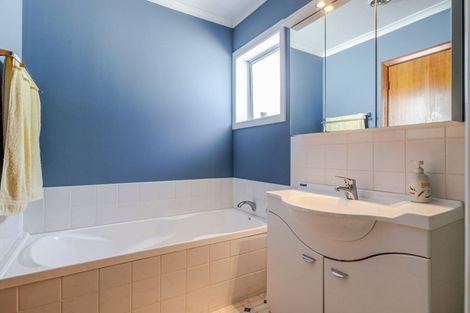 Photo of property in 73 College Street, Awapuni, Palmerston North, 4412