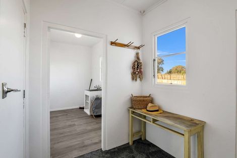 Photo of property in 33 Burns Street, Tawhero, Whanganui, 4501