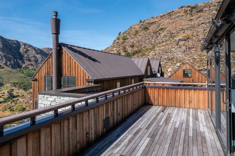 Photo of property in 12 Crow's Nest Road, Arthurs Point, Queenstown, 9371