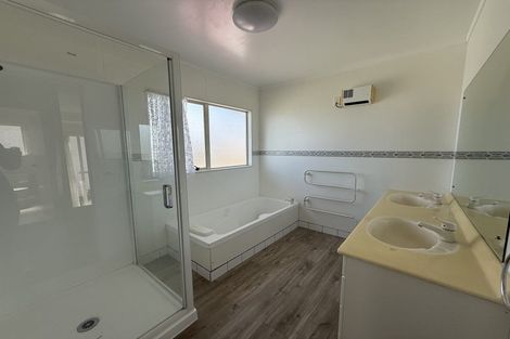 Photo of property in 25a Brightside Road, Stanmore Bay, Whangaparaoa, 0932