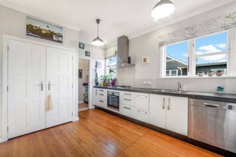 Photo of property in 11 Jellicoe Drive, Hamilton East, Hamilton, 3216