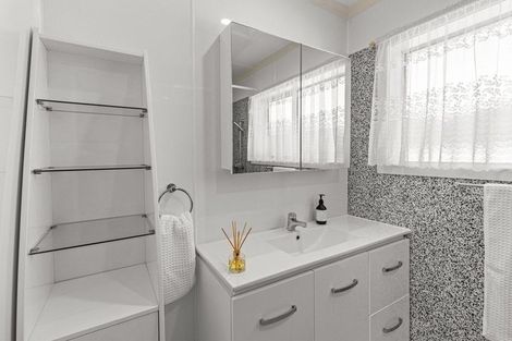 Photo of property in 2/20 Huatoki Street, Vogeltown, New Plymouth, 4310