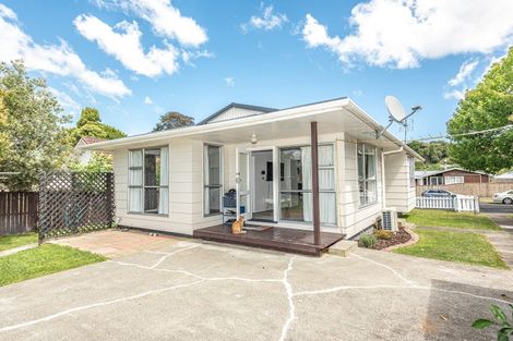 Photo of property in 12 Massey Street, Aramoho, Whanganui, 4500