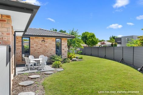 Photo of property in 17 Sovereign Gardens, Halswell, Christchurch, 8025