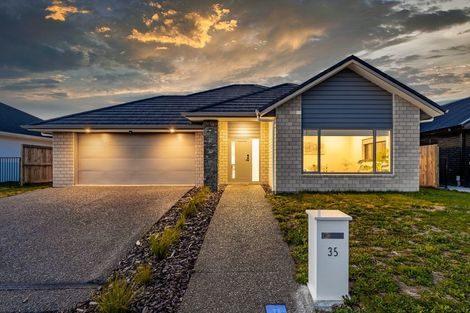 Photo of property in 35 Ruru Street, Cambridge, 3434