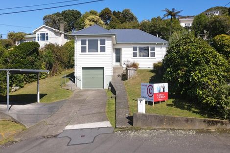 Photo of property in 1 Broderick Crescent, Johnsonville, Wellington, 6037