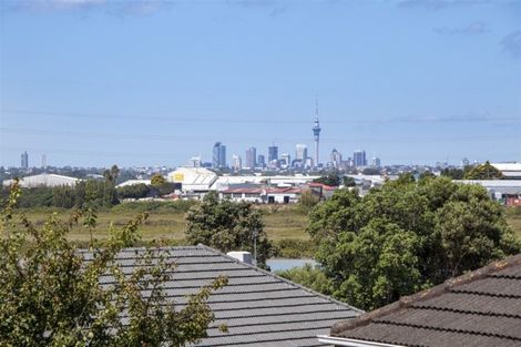 Photo of property in 97 Roberts Road, Te Atatu South, Auckland, 0610