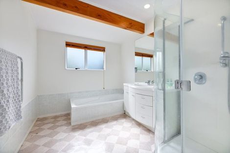 Photo of property in 2/23 Duncan Avenue, Te Atatu South, Auckland, 0610