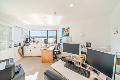 Photo of property in 50 Molyneux Close, Whitby, Porirua, 5024