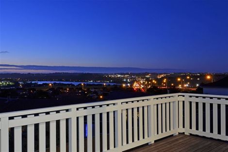 Photo of property in 182 Sunset Road, Unsworth Heights, Auckland, 0632