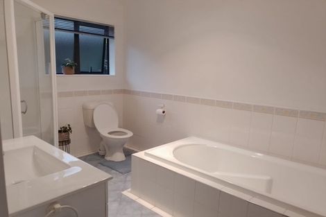 Photo of property in 16 Helen Ryburn Place, Torbay, Auckland, 0630