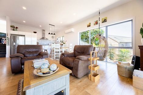 Photo of property in 21a Avion Terrace, Raumati Beach, Paraparaumu, 5032