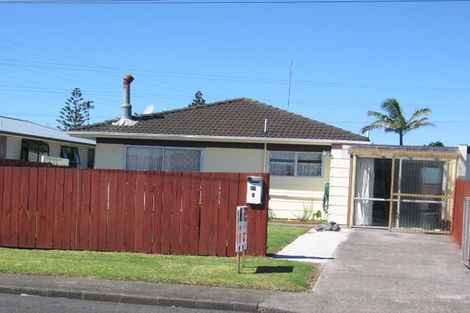 Photo of property in 1/27 Brains Road, Kelston, Auckland, 0602