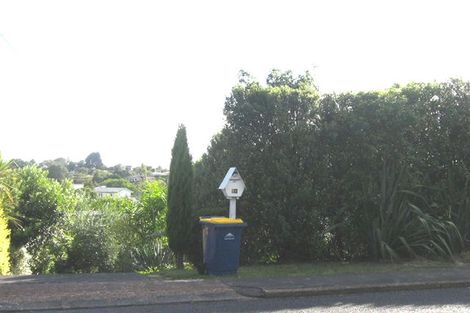 Photo of property in 1/16 Weldene Avenue, Glenfield, Auckland, 0629