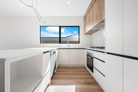 Photo of property in 48 Whakairo Crescent, Gulf Harbour, Whangaparaoa, 0930