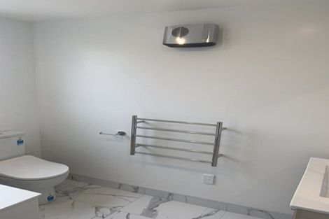 Photo of property in 1/2 Jadewynn Drive, Massey, Auckland, 0614