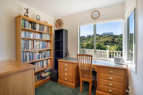 Photo of property in 18 Amesbury Drive, Churton Park, Wellington, 6037
