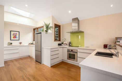 Photo of property in 12 Thorby Street, Northland, Wellington, 6012