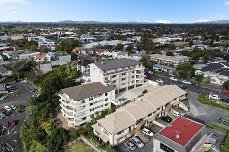Photo of property in 40d Thackeray Street, Hamilton Lake, Hamilton, 3204