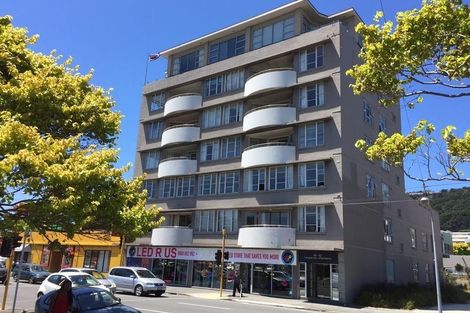 Photo of property in Grandstand Apartments, 8/80 Kent Terrace, Mount Victoria, Wellington, 6011