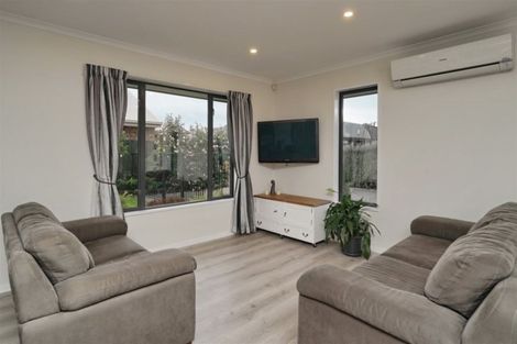Photo of property in 16a Highwood Lane, Burnside, Christchurch, 8053