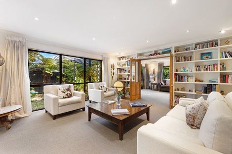 Photo of property in 5b Regency Crescent, Redwood, Christchurch, 8051