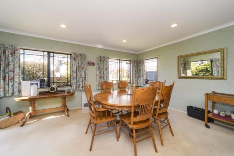 Photo of property in 23 Chadwick Place, Highbury, Palmerston North, 4412