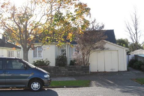 Photo of property in 37 Shearer Crescent, Naenae, Lower Hutt, 5011