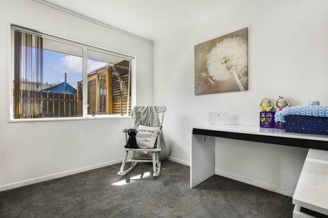 Photo of property in 8 Orakau Road, Mangere East, Auckland, 2024