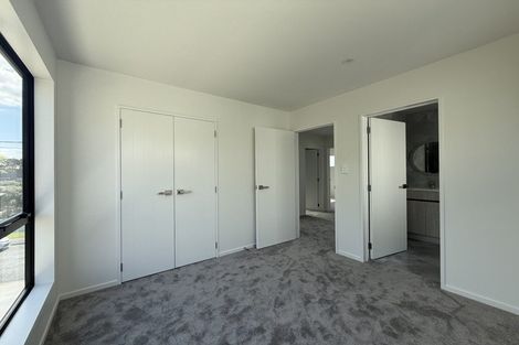 Photo of property in 33 Garadice Road, Rothesay Bay, Auckland, 0630