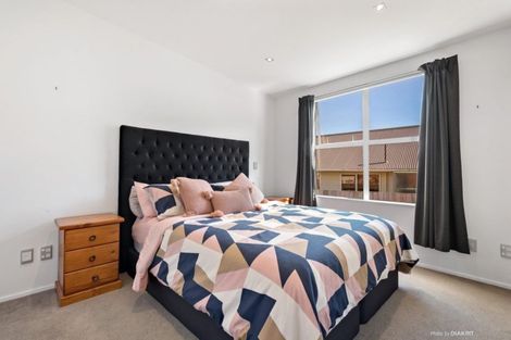 Photo of property in 75 Saddleback Grove, Karori, Wellington, 6012