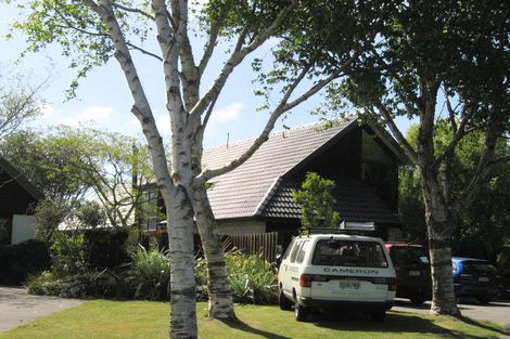 Photo of property in 20 Harkness Place, Avonhead, Christchurch, 8042