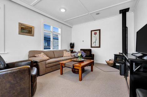 Photo of property in 86 Tukapa Street, Westown, New Plymouth, 4310