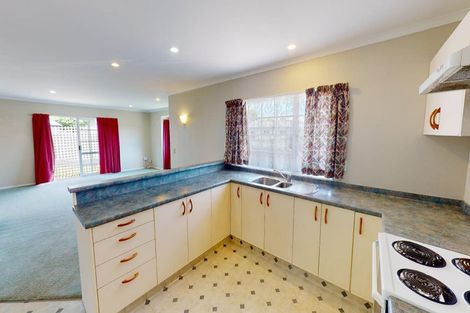 Photo of property in 8 Holly Court, Palmerston North, 4410