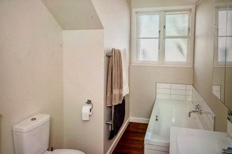 Photo of property in 122 Hamilton Road, Hataitai, Wellington, 6021